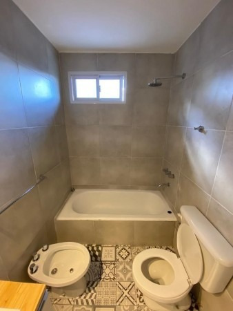 Imagen 11 de 16 de Venta De Departamento 2 Ambientes, La Perla. Reciclado