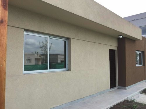 Imagen 3 de 9 de Dueño Vende Casa En Barrio San Eduardo Pilar Del Este. Pileta. Financiación Directa.