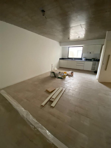 Venta Departamento De 1 Dormitorio En Barrio Refinerias