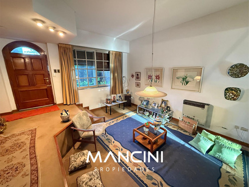 Apto Crédito - Casa En Venta De 5 Ambientes Con Cochera, Quincho Y Piscina - Villa Ballester