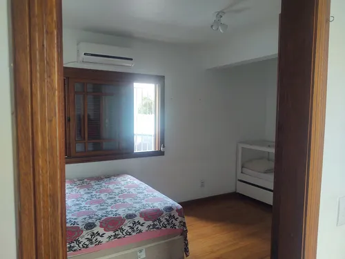 Casa Com 2 Quartos,2 Banheiros, Espaçosa