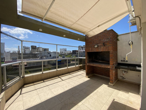 Imagen 2 de 14 de Alquiler Apartamento Con 2 Dormitorios En Pocitos Penthouse Con Parrillero