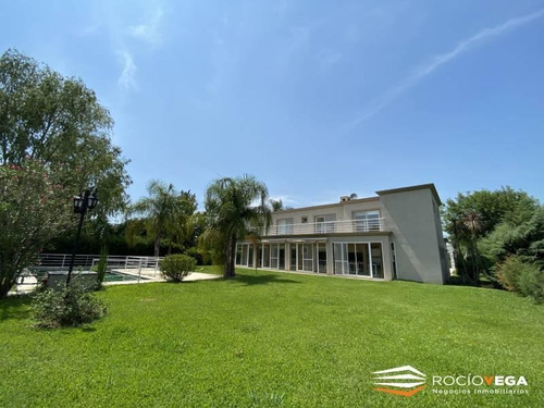 Distinguida Propiedad A La Venta En Barrio Cerrado Santa Ana