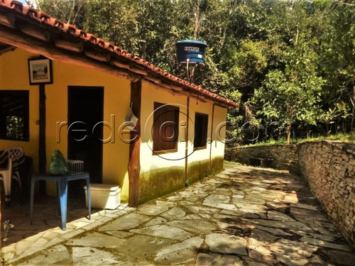 Imagem 7 de 22 de Chácara Com 27.000m2, Casa Rústica, 2 Córregos, 5 Km Da Cidade, Cercada - Pirenópolis - Go - Ch00002 - 68069363