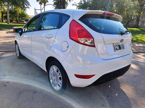 Imagen 3 de 11 de Ford Fiesta Kinetic S