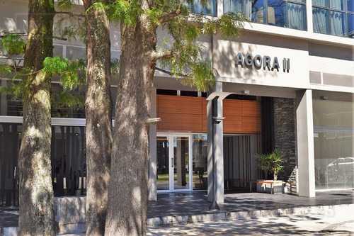 Local De 97.50 Mts En Agora Iii Venta Con Renta