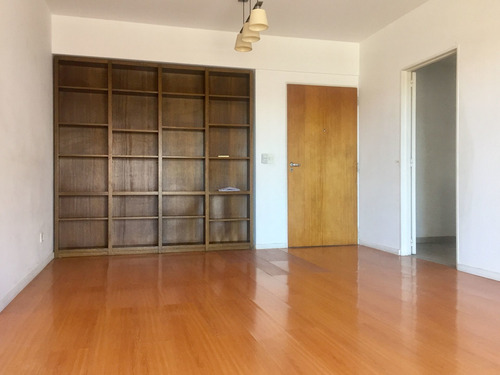 En Venta Villa Urquiza. 9° Frente. Pileta Parrilla