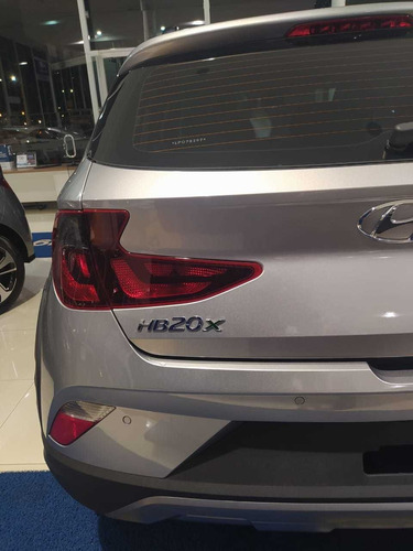 Imagem 9 de 14 de Hyundai Hb20x Diamond 1.6 (aut) (flex)