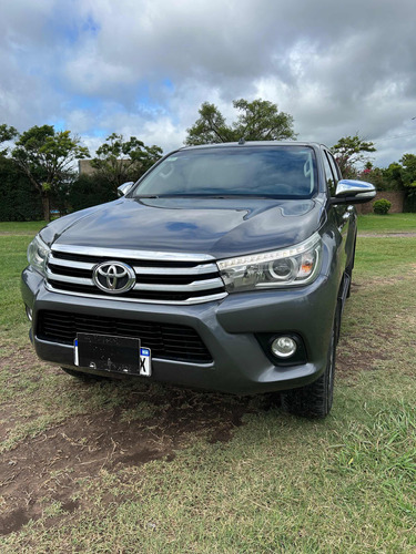 Toyota Hilux SRX 2.8 4x4 MT