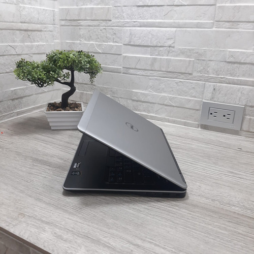 Laptop Dell Latitude E7440 Core I7 De 4ta 8gb Ram, 256gb Ssd (Reacondicionado)