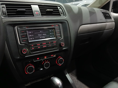 Volkswagen Jetta JETTA COMFORTLINE 2.0 T.FLEX 8V 4P TIPT.