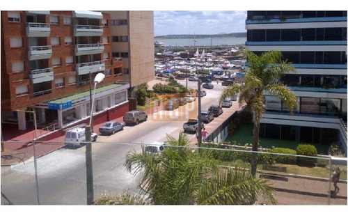 Imagen 1 de 11 de Apartamento En Venta Y Venta, Peninsula, Punta Del Este, 2 Dormitorios.