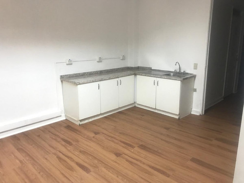 Imagen 14 de 15 de Arriendo Oficina Remodelada, Impecable, Pleno Centro