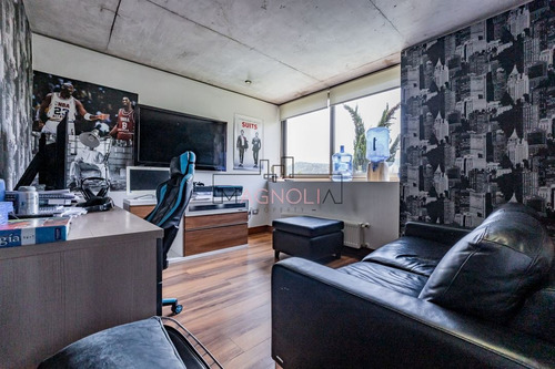 Casa En Venta De 7 Dorm. En Lo Barnechea
