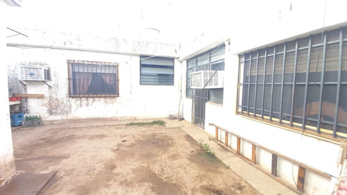 Casa En Venta 4 Dormitorios. B° Los Naranjos