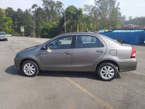 Imagem 8 de 9 de Toyota Etios 1.5 X Plus Sedan 16v Flex 4p Automático