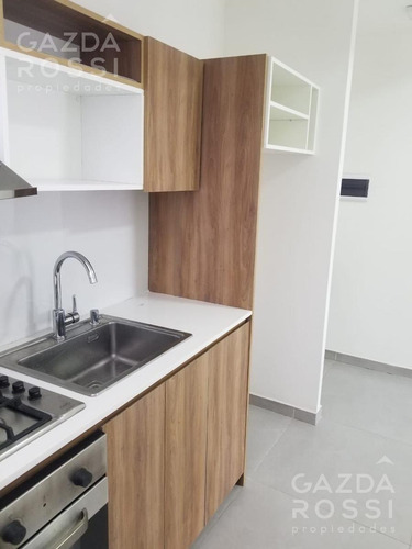 Departamento En Lomas De Zamora A 1 Cuadra De La Estacion