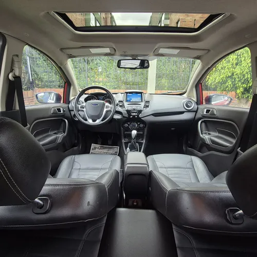 Ford Fiesta 1.6 Titanium Mec HB EL MÁS FULL CERTIFICADO POR AUTOMAS