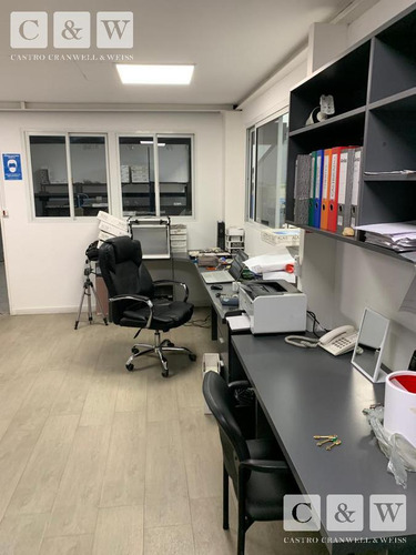 Depósito De 433 M2 Aprox. Con 200 M2 De Oficinas Reciclado