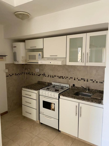 Imagen 4 de 11 de Excelente Departamento Con Cochera