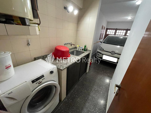 Casa En Venta 4 Ambientes Con Cochera Y Jardin En Bernal Centro