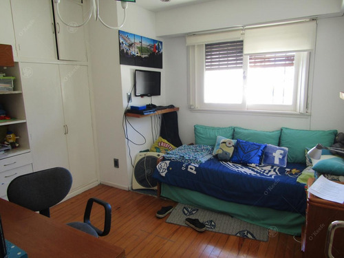 Imagen 15 de 30 de Impecable 4 Ambientes Totalmente Reciclado Quincho,jardín, Pileta, Garage!