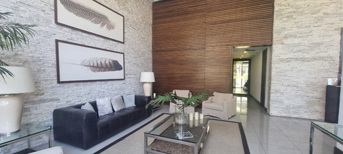 Las Condes Penthouse 185 M2 4 D Y 3 B Vista Despejada!