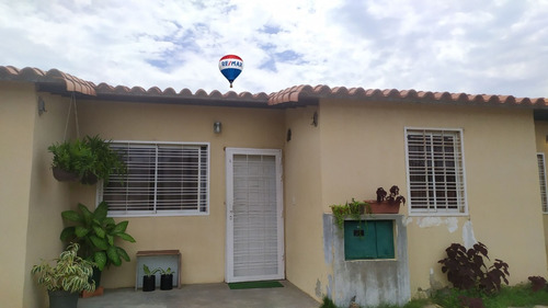 Re/max 2mil Vende Casa En Urb. Las Marites, Av. Juan Bautista Arismendi