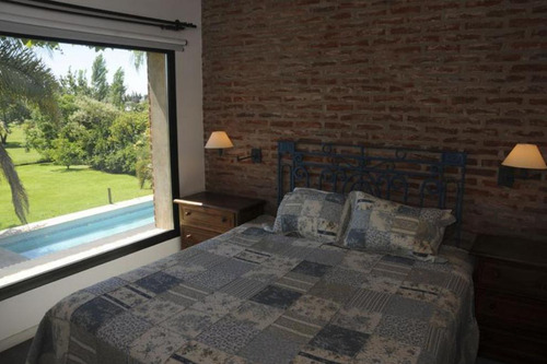Casa En Alquiler - 4 Dormitorios 4 Baños - 1600mts2 - San Facundo, Manuel B. Gonnet
