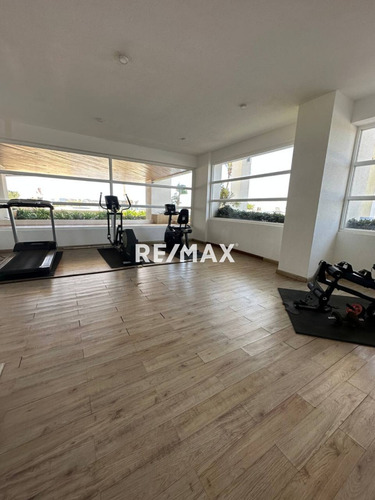 Apartamento Con Salida Al Mar, En Res. Playa Real, Maneiro, Isla De Margarita Cod: 1012