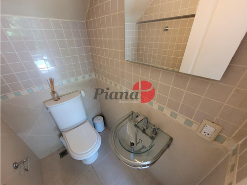 Casa En Venta - Zona Alamos - Vista Al Golf - Calidad De Construcción