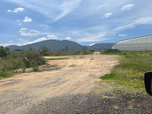 Se Vende Lote A Un Costado De Los Go Karts De Bosque Real