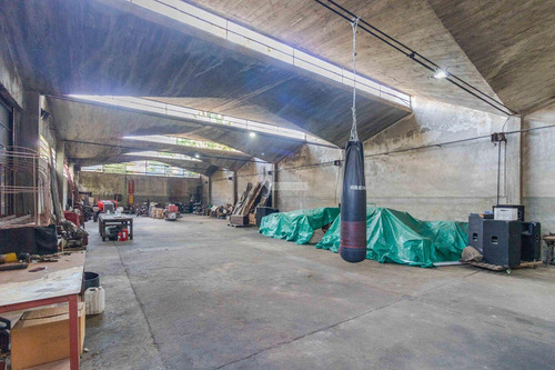 Venta Local Galpon Deposito Sayago Garzon Y Ariel 869m2 Unico Con Techo Arq. Dieste