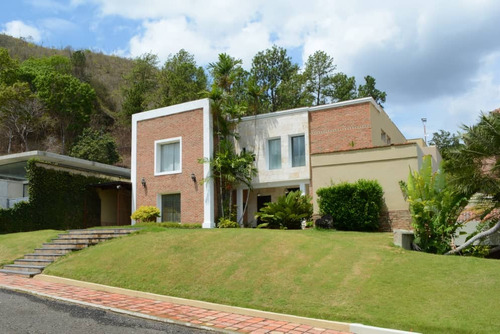 Casa En Guaparo, Ubicada En Parque Guaparo, Conjunto Cerrado De 12 Parcelas. Vende Lino Juvinao 