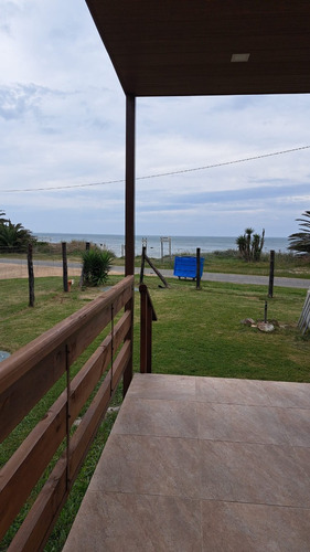 Frente Al Mar