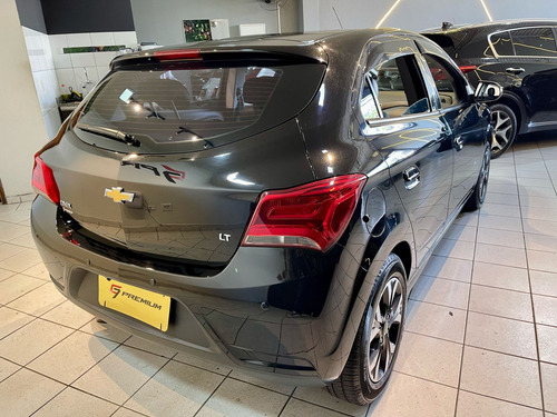Chevrolet Onix 1.4 MPFI ADVANTAGE 8V FLEX 4P AUTOMÁTICO