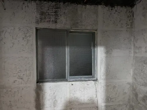 Edificio De 4 Pisos Con 3 Apartamentos Y Un Local