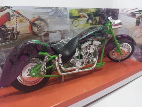 Moto Chopper Verde A Escala 1:12