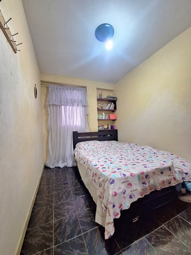 En Venta Apartamento Ubicado En Los Teques.bloque 15. Jmus