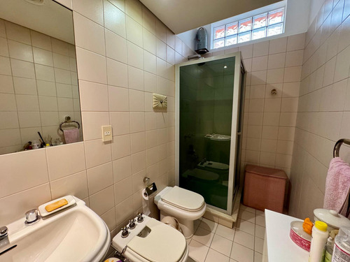 Venta. Casa. Lote Propio. 11 Ambientes. 5 Baños. Jardín. Villa Crespo.