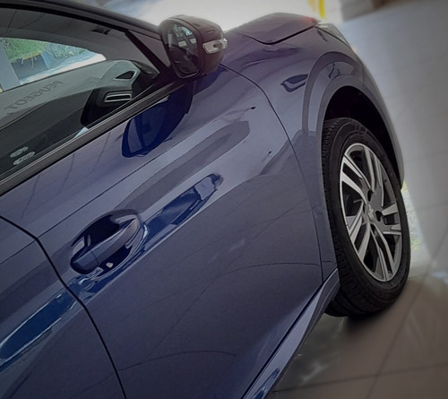 Peugeot 208 Feline At