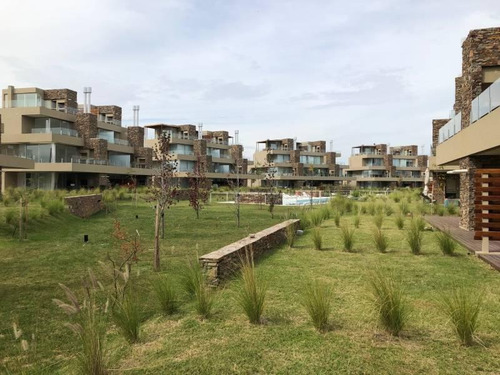 Imagen 4 de 12 de Duplex En Venta Con Terraza En Las Piedras - Nordelta