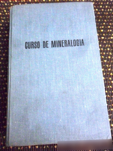 Mineralogia. A. Betejtin Usado Moscù