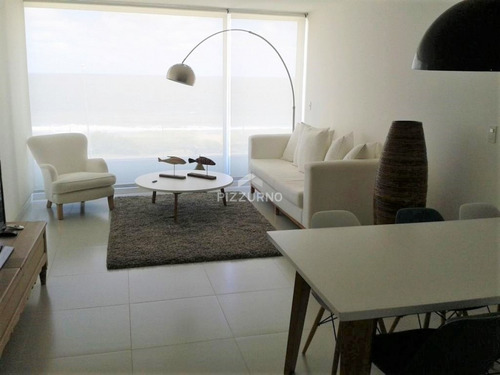 Moderno Apartamento De Dos Dormitorios Con Vista Al Mar - Punta Del Este- Ref: 332