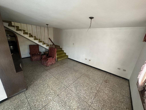 Yr Apartamentoquinta A Precio De Oportunidad En Trigal Sur