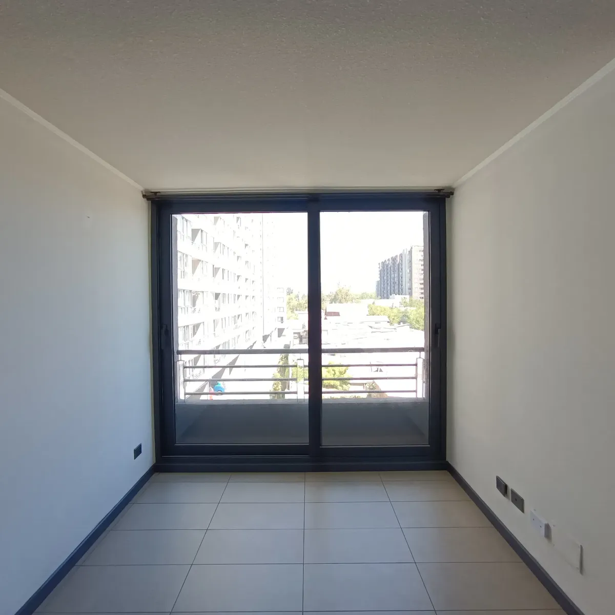 Imagen 3 de 16 de Edificio Martinez De Rozas Vista Sur Piso 4