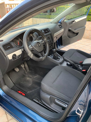Imagen 8 de 15 de Volkswagen Jetta 2.5 Trendline Mt 2016