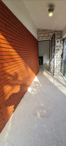 Venta Casa 2 Dormitorios Brazo Oriental Con Cochera