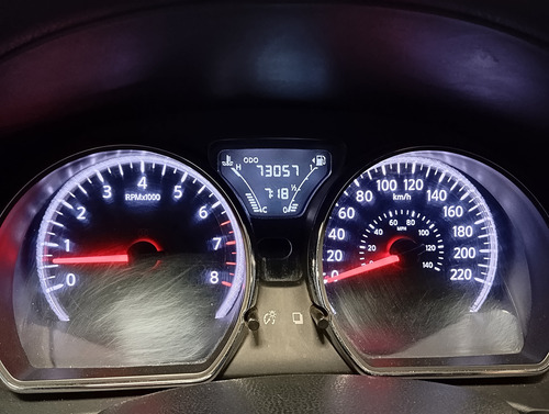 Nissan Versa 1.6 Advance Mt