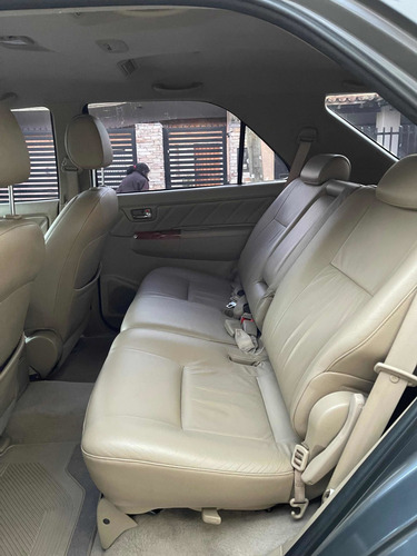 Toyota Sw4 3.0 Srv Cuero I 171cv 4x4 2011